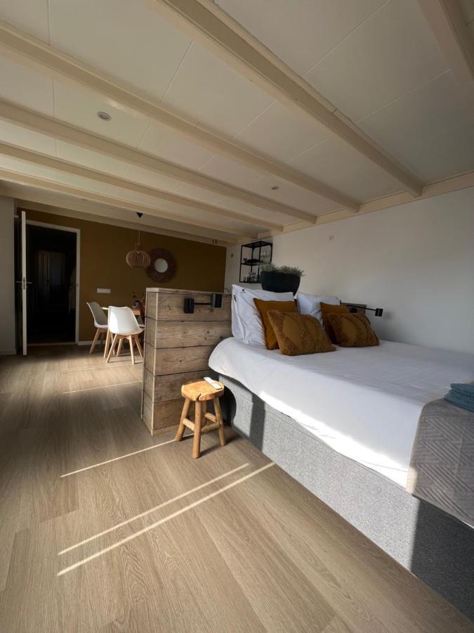 Bed and Breakfast Mid83 Woudsend Екстер'єр фото