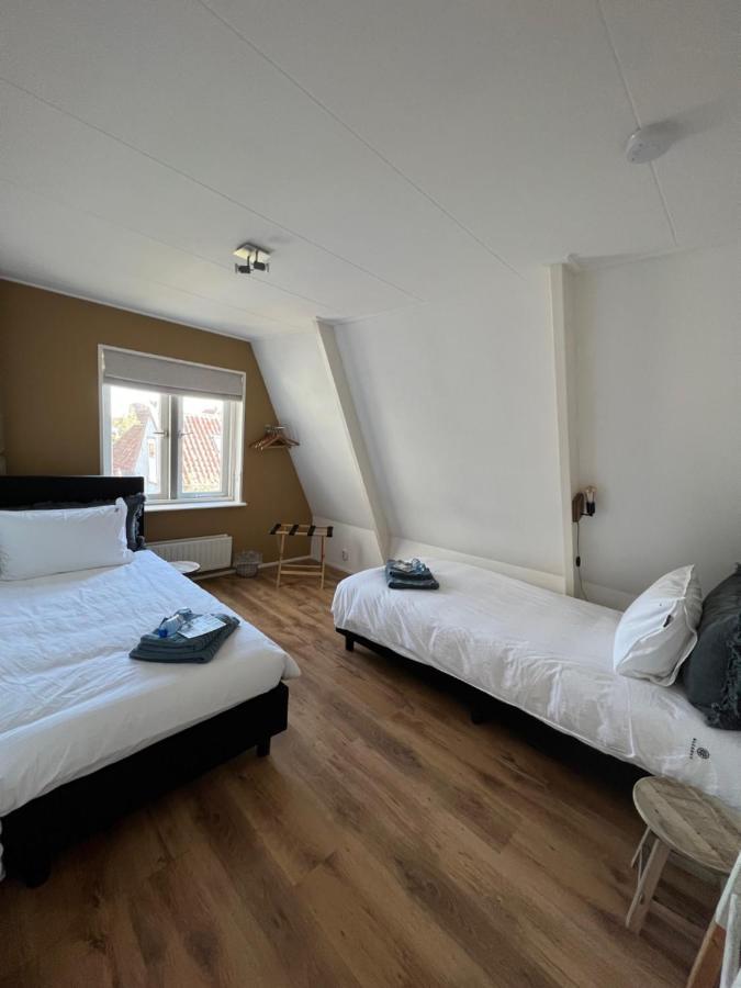 Bed and Breakfast Mid83 Woudsend Екстер'єр фото