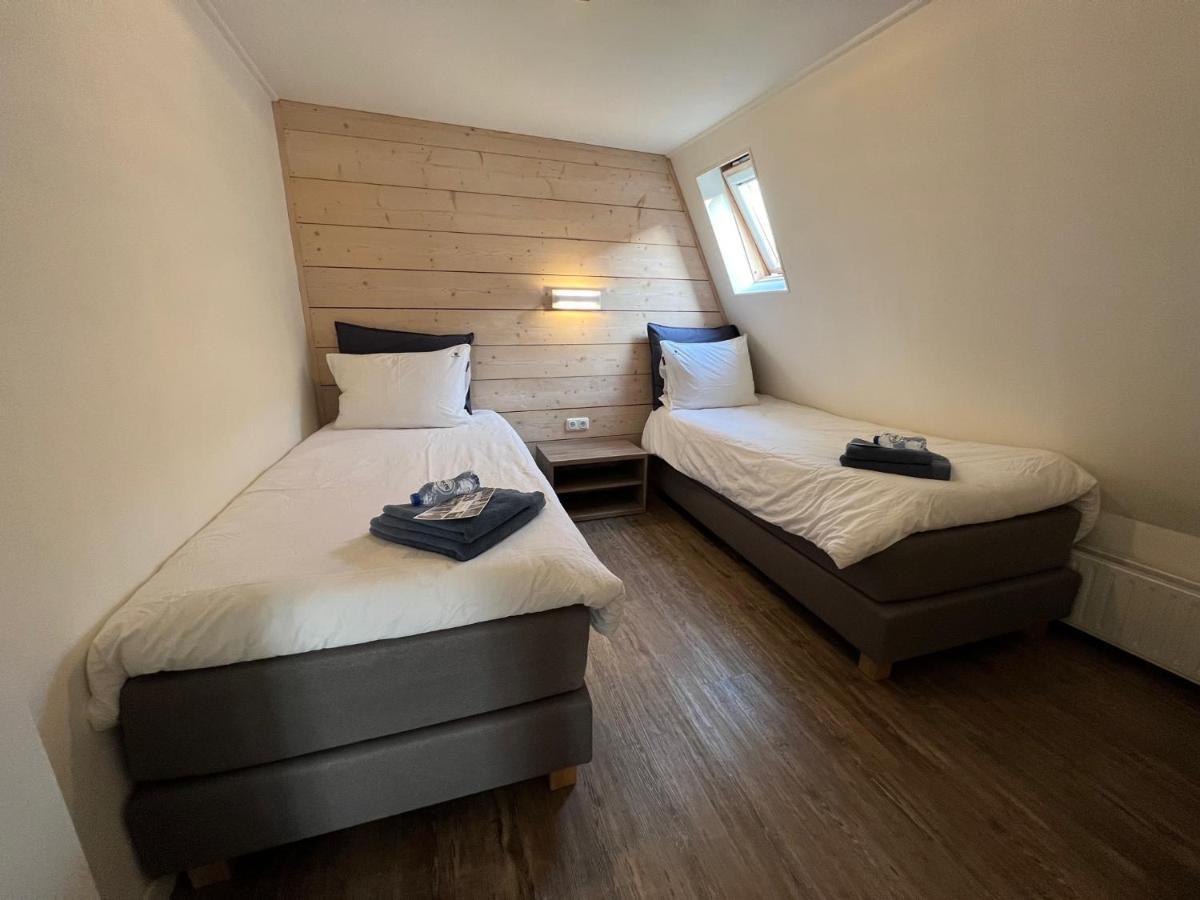 Bed and Breakfast Mid83 Woudsend Екстер'єр фото