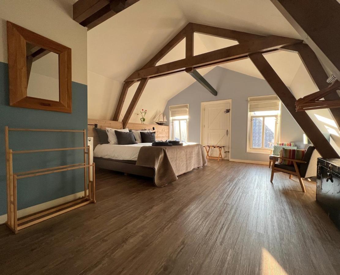 Bed and Breakfast Mid83 Woudsend Екстер'єр фото