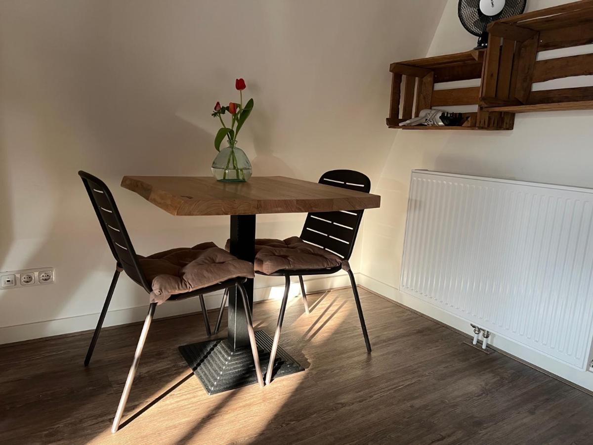Bed and Breakfast Mid83 Woudsend Екстер'єр фото