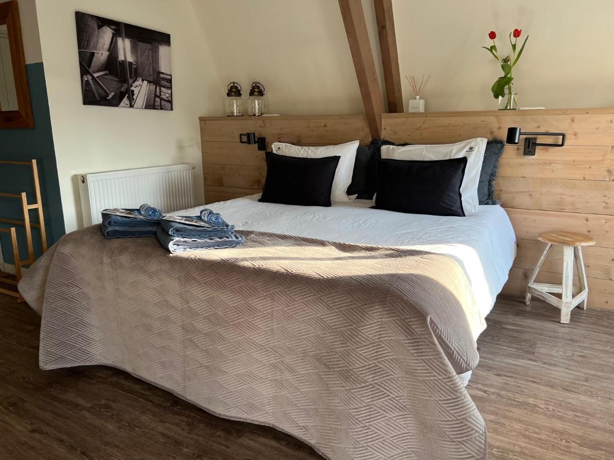 Bed and Breakfast Mid83 Woudsend Екстер'єр фото