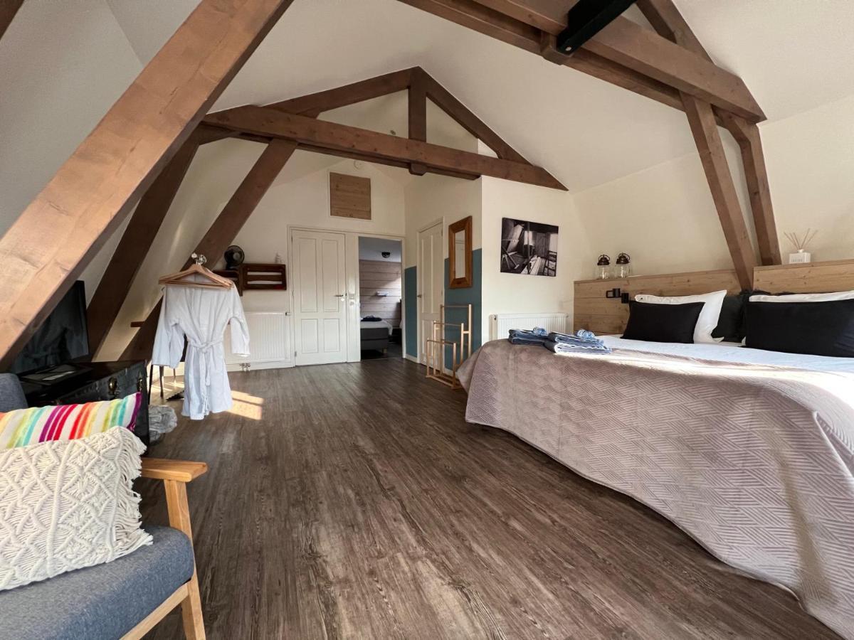 Bed and Breakfast Mid83 Woudsend Екстер'єр фото